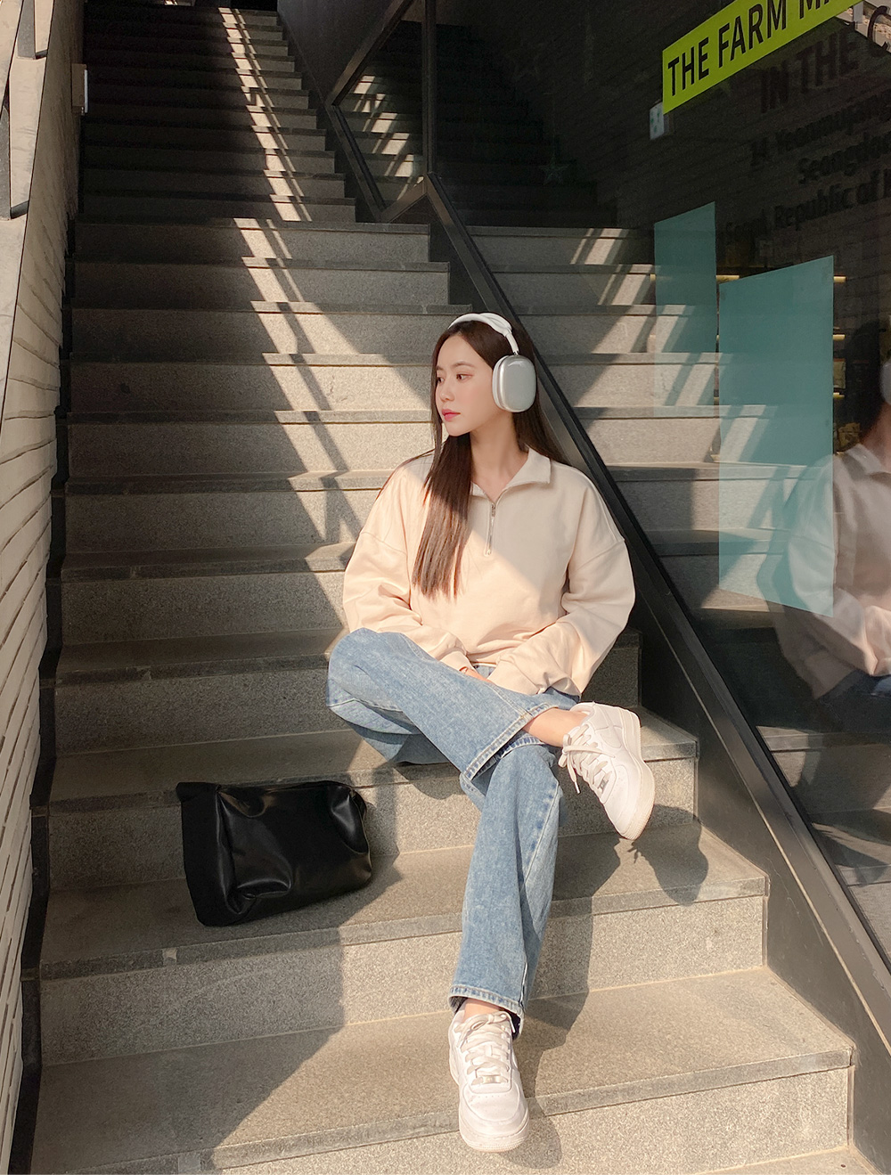 [EVELLET] Tikeo Half Zip Up Sweatshirt