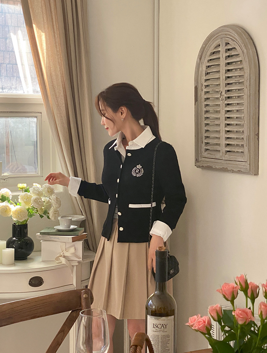 [EVELLET] Lil Pro Contrast Ribbed Embroidery Cardigan