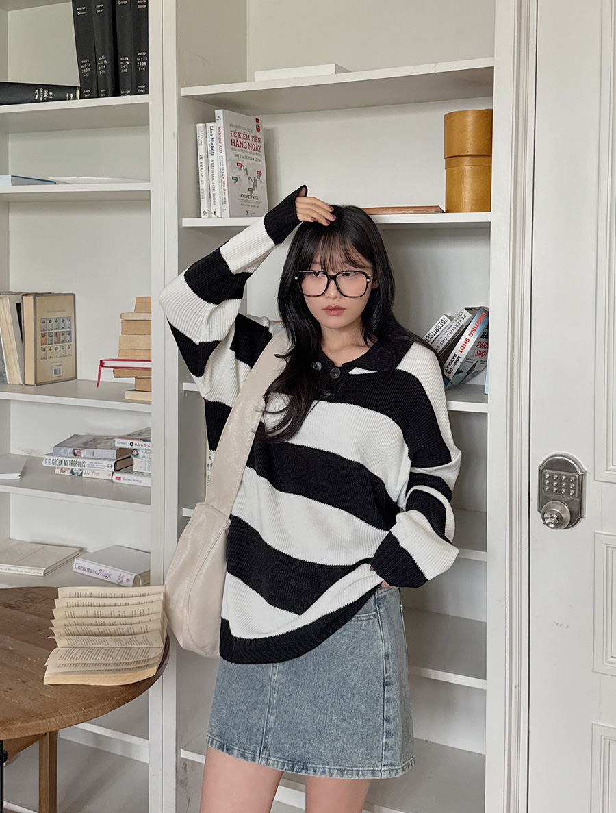 [EVELLET] Lacedin Stripe Collar Knit