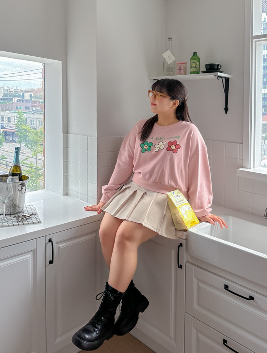 [EVELLET] Bloi Crop Sweatshirt