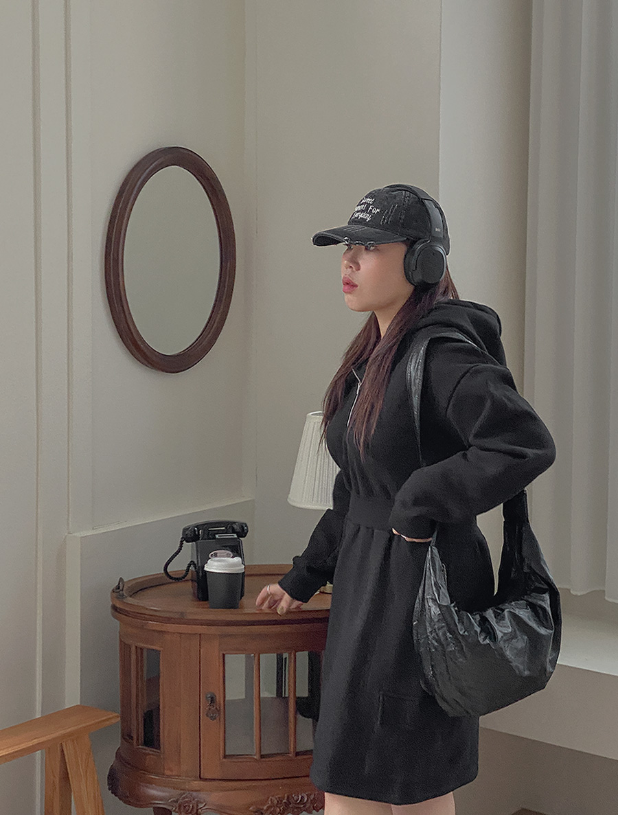 [EVELLET] Rulingba fleece Cargo hooded dress