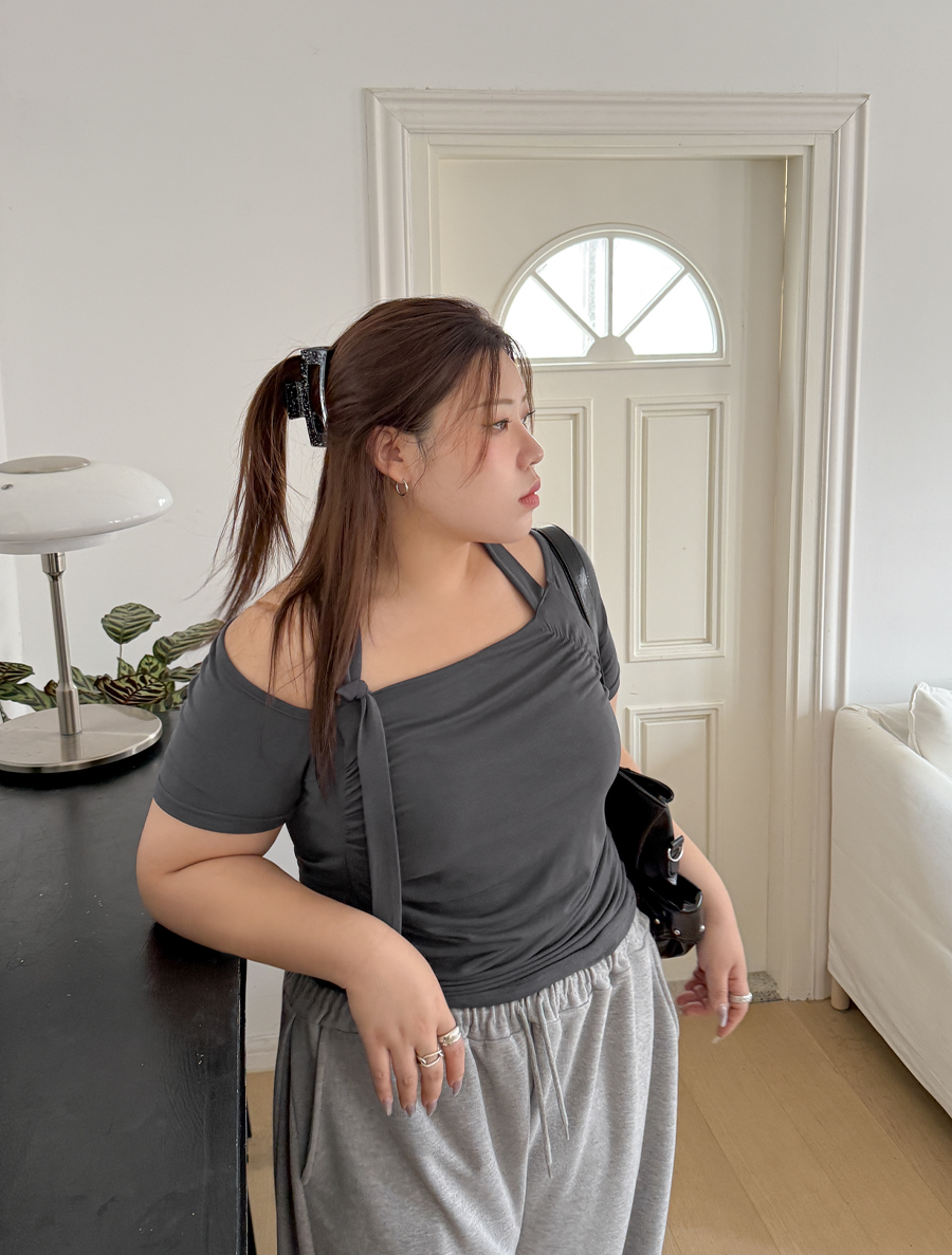 [EVELLET] Lubeha Holter Strap Shirring T-shirt