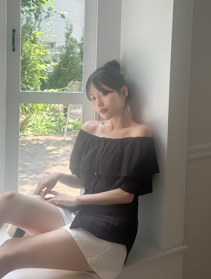 [EVELLET] Tess Frill Off shoulder Blouse