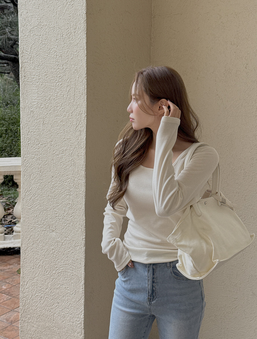 [EVELLET] Ruob fleece square neck T-shirt