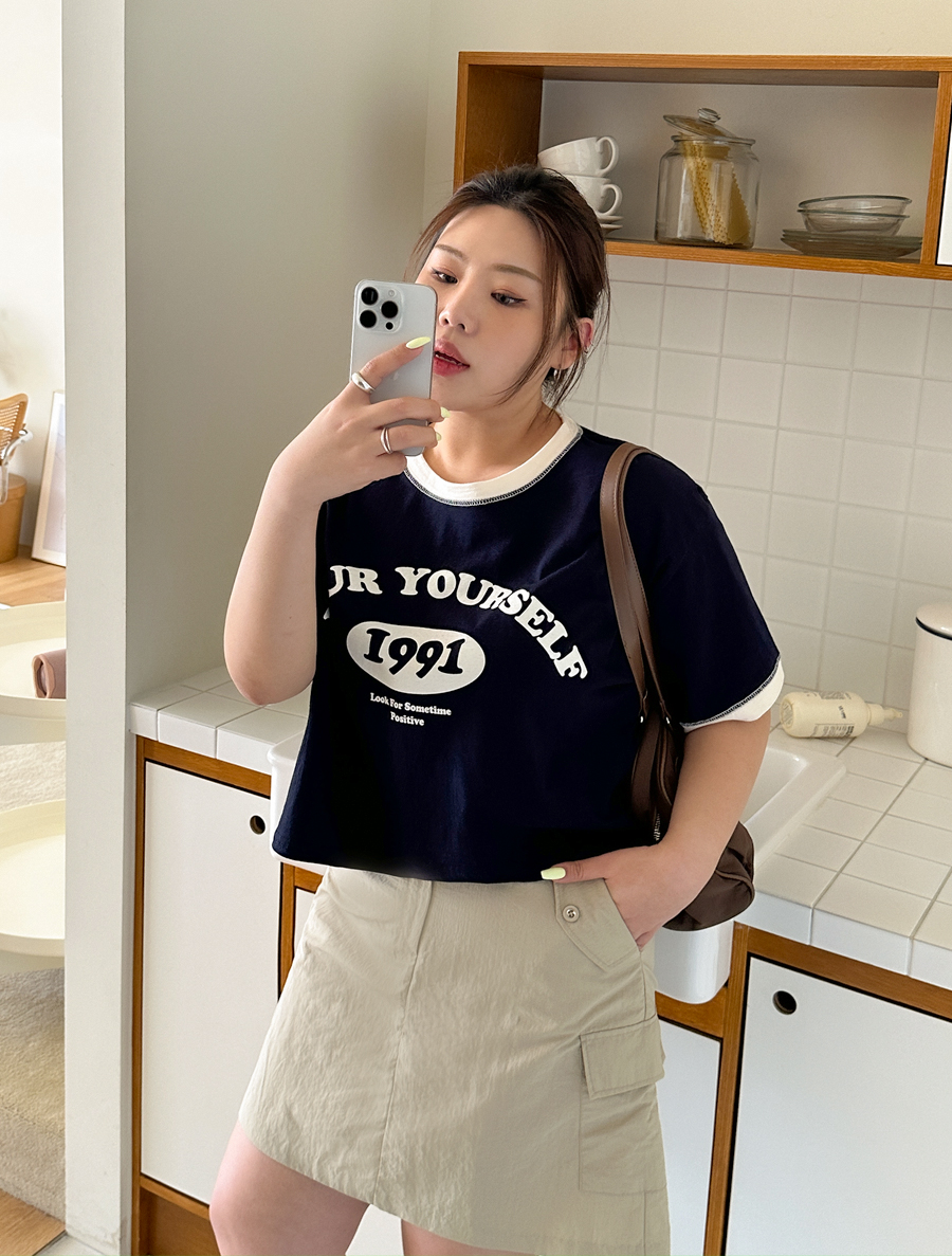 [EVELLET]Liriten Graphic Print Crop T-shirt