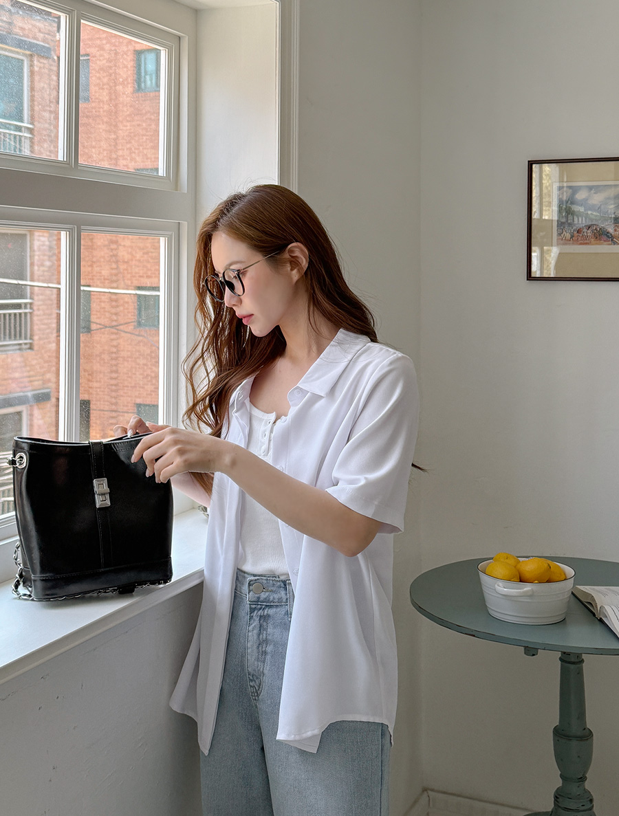 [EVELLET] Hasedin Hidden Button Blouse