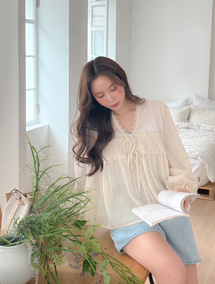 [EVELLET] Resme Frill bowknot Blouse