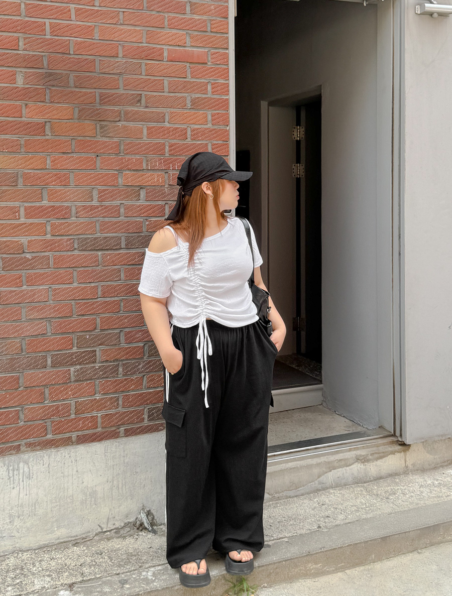 Left Unbalance Off shoulder shirring T-shirt