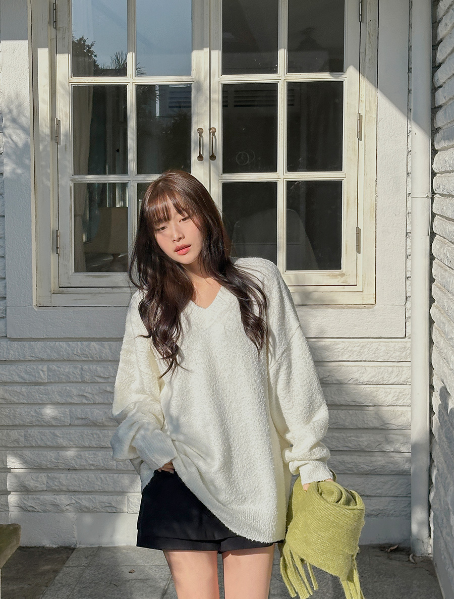 Amuts Wool V-neck Knit