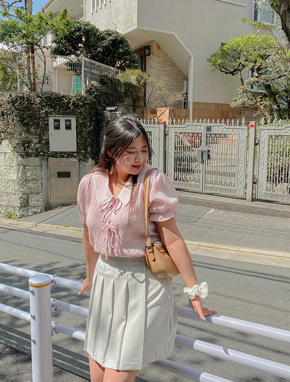 [EVELLET] Leanin Wrinkle bowknot Blouse