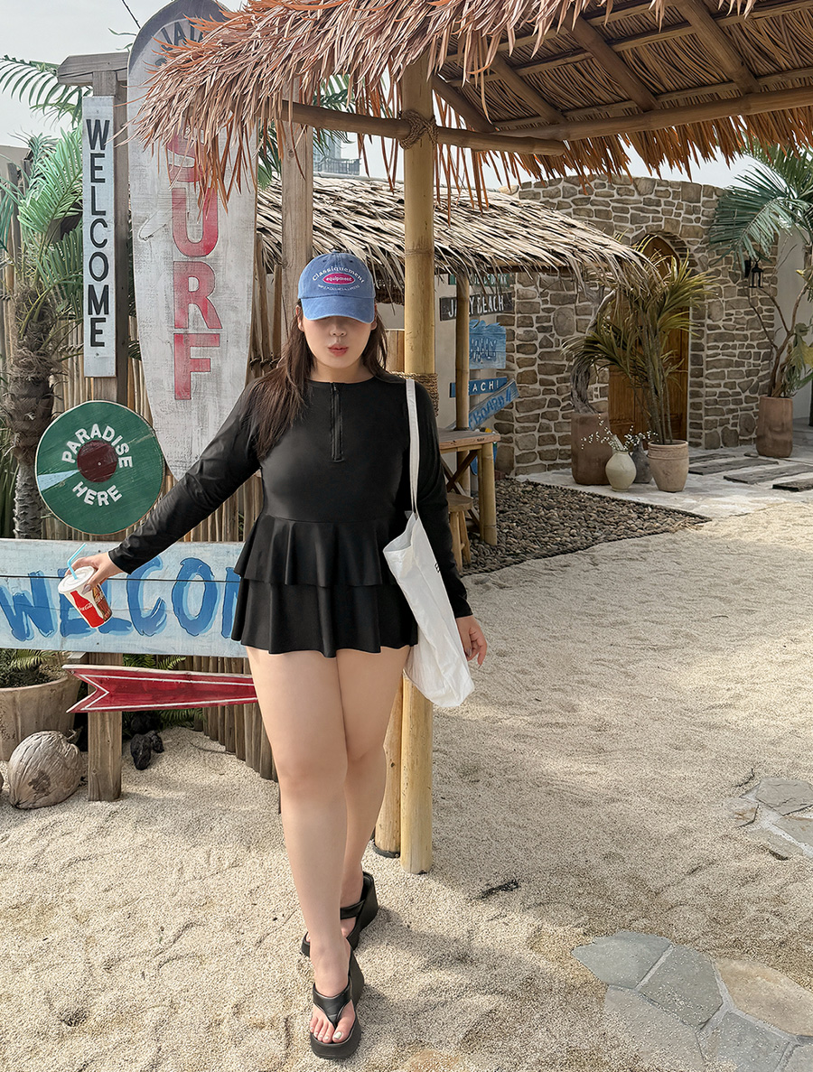 [EVELLET]Waite Tiered Rash Guard